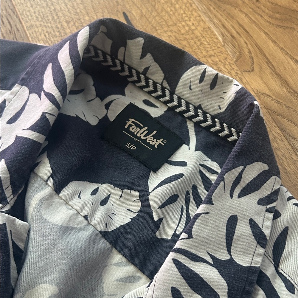 FarWest Navy & White Leaf Print Button-Up